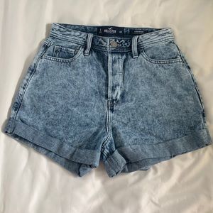 HOLLISTER Ultra High Rise Shorts